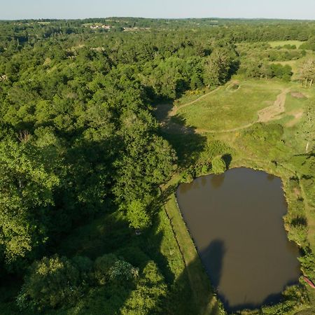 La Ferme Du Pont De Maumy, Cabane Au Bord De L'Etang Et Bain Nordique Busserolles Kültér fotó