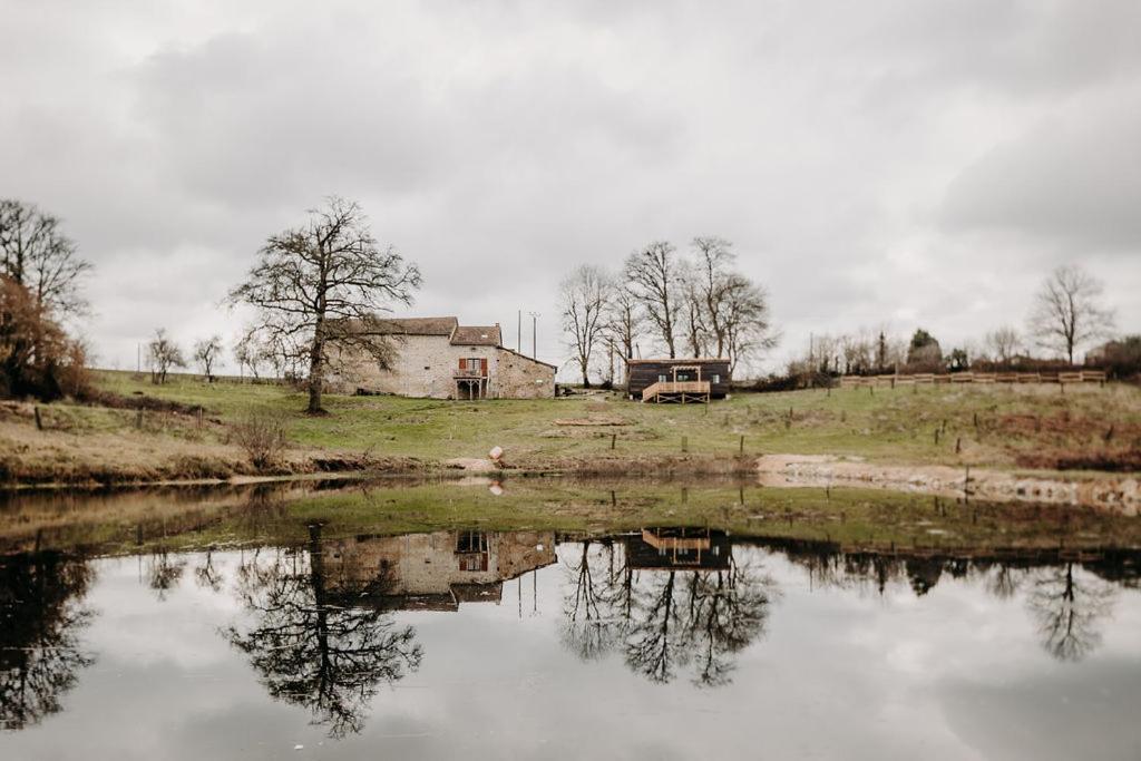 La Ferme Du Pont De Maumy, Cabane Au Bord De L'Etang Et Bain Nordique Busserolles Kültér fotó