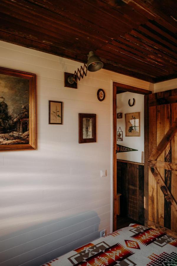 La Ferme Du Pont De Maumy, Cabane Au Bord De L'Etang Et Bain Nordique Busserolles Kültér fotó